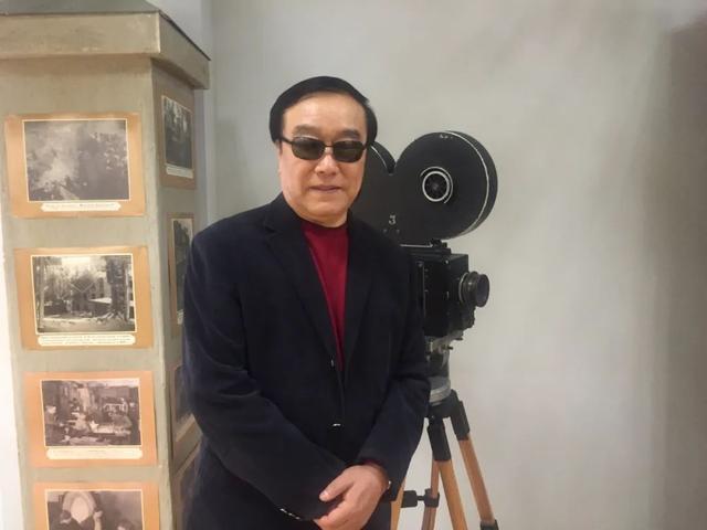曾任长春电影制片厂主管文学艺术创作的副厂长,现任中国电影文学学会
